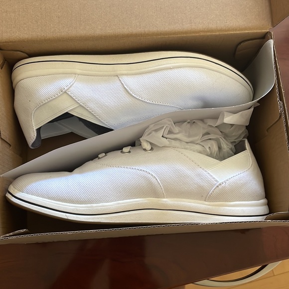 Cloudsteppers by Clarks - Picture 2 of 8